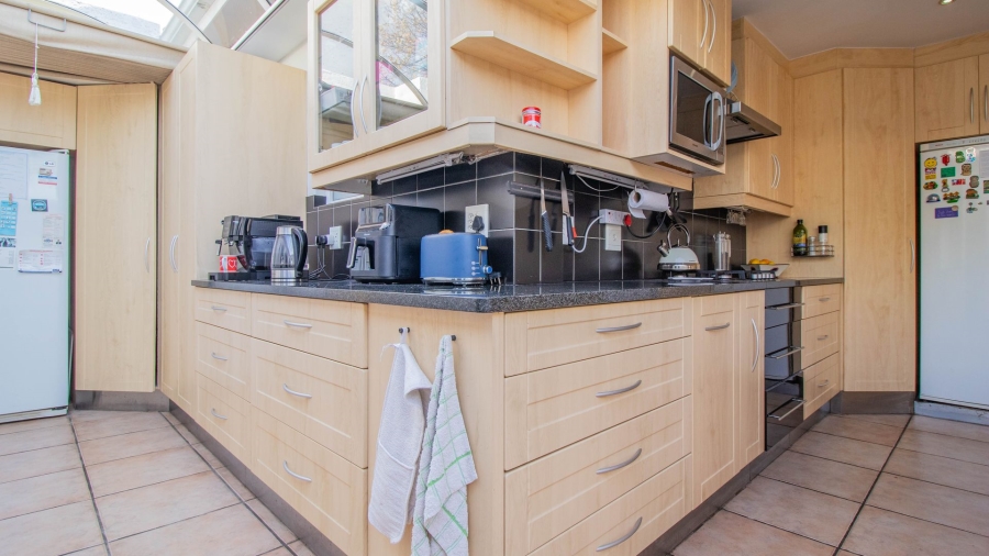 3 Bedroom Property for Sale in Pinelands Western Cape